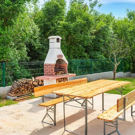Apartman Pet Friendly In With Kitchen *