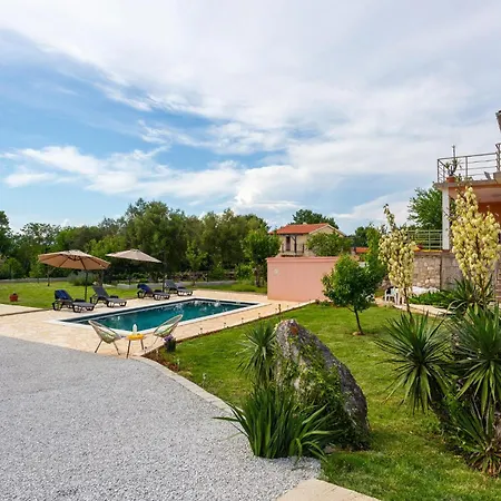 Pet Friendly In With Kitchen * Malinska