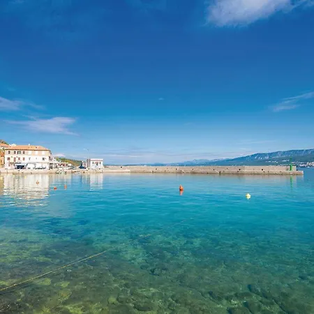 1 Bedroom Lovely In Apartament *