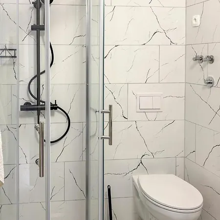 1 Bedroom Lovely In Apartament Malinska