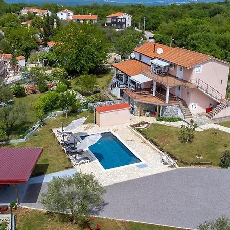 Gorgeous In With Swimming Pool Lejlighed