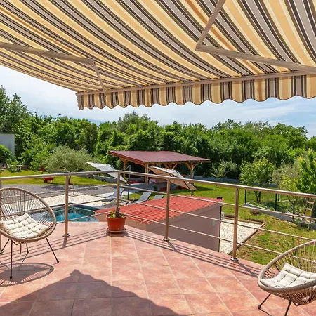 Lejlighed Gorgeous In With Swimming Pool *