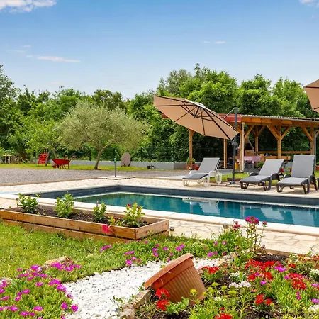 Gorgeous In With Swimming Pool Lejlighed *