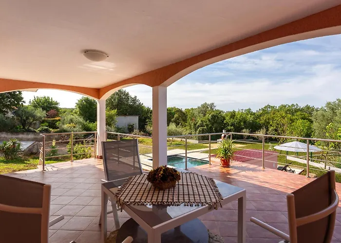 1 Bedroom Lovely In Malinska